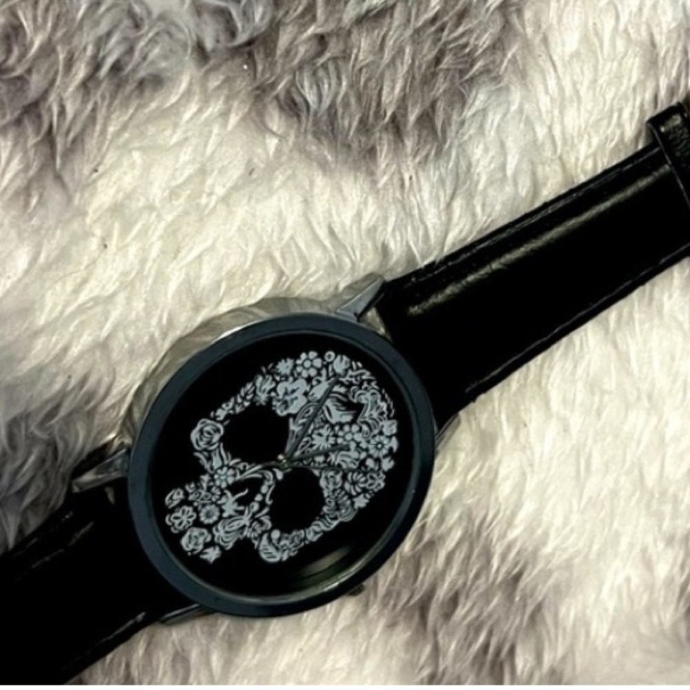 Black Watch with Floral Skull Design Women's Men's Silver Size OS